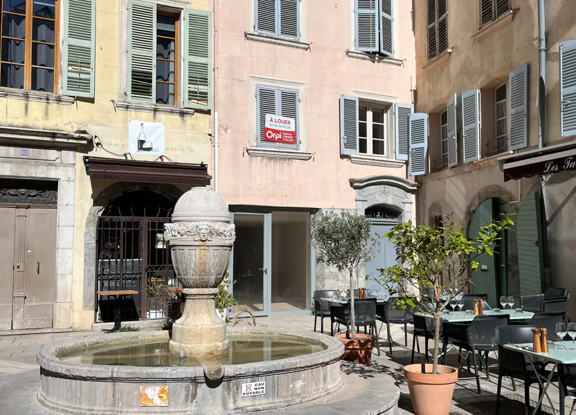 Appartement Place Gustave Lambert à Toulon