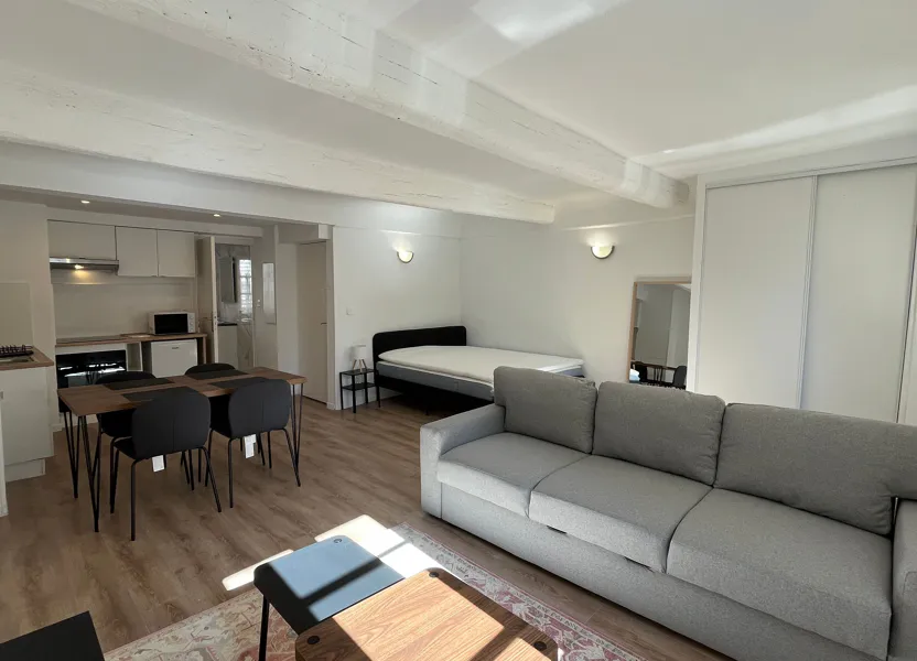Appartement Place Gustave Lambert à Toulon