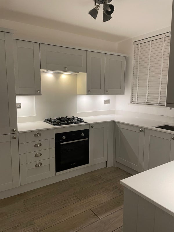 Room Oval Way in Greater London