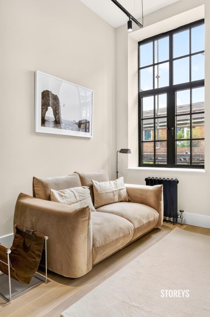 Flat Shore Road in London