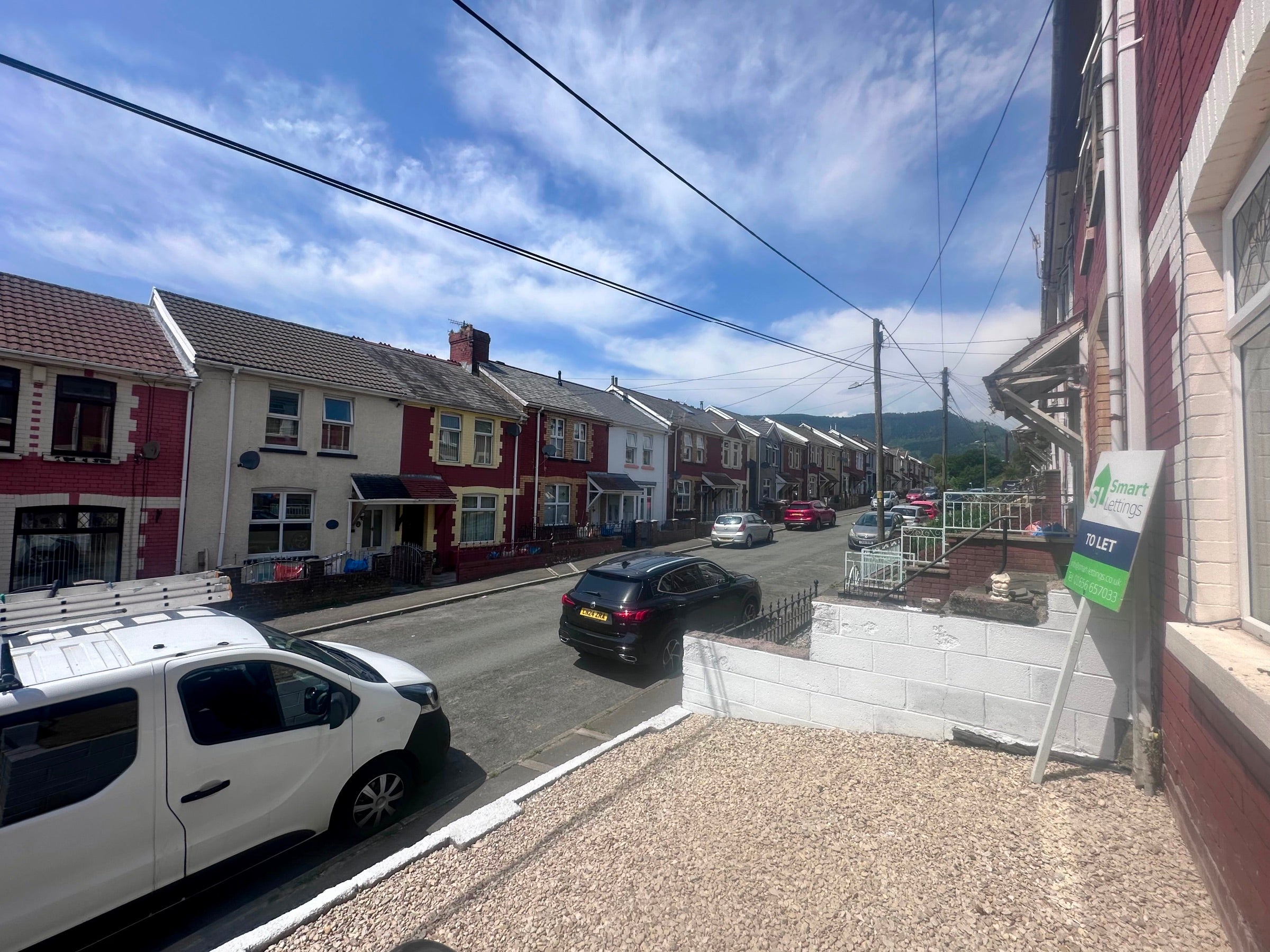 House The Avenue in Pontycymer