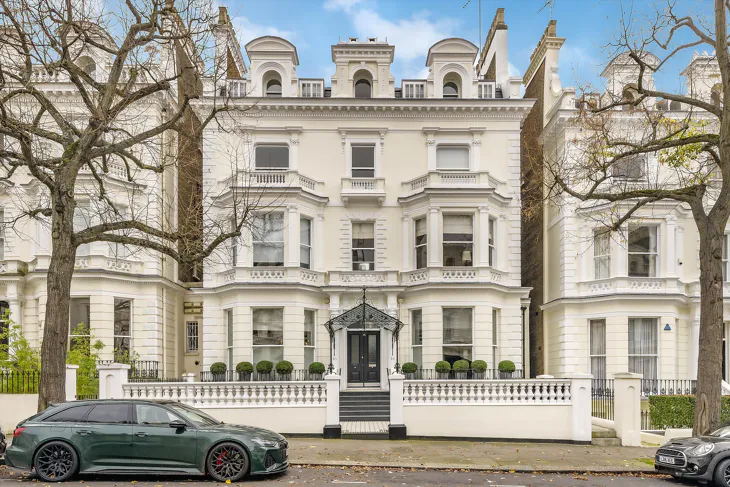 Flat Holland Park in Greater London