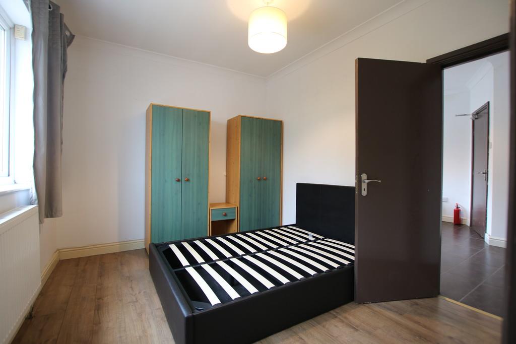 Flat Sidmouth Road in Greater London