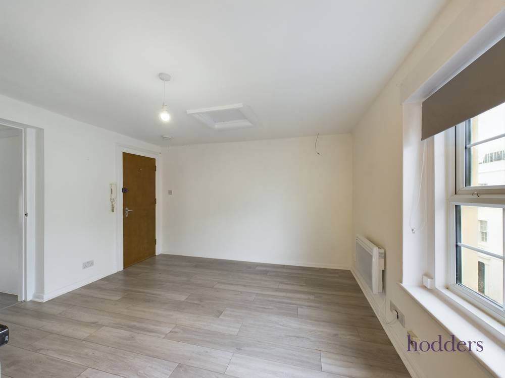 Flat Guildford Street in Borough of Runnymede