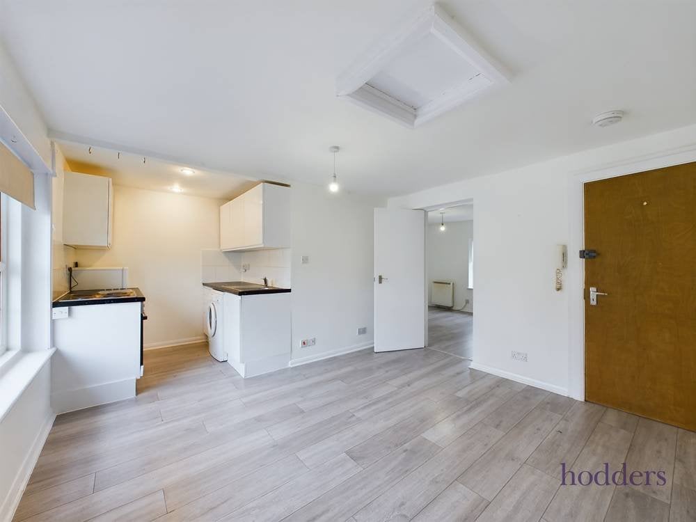 Flat Guildford Street in Borough of Runnymede