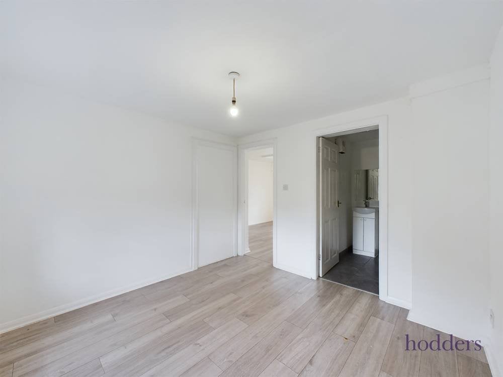 Flat Guildford Street in Borough of Runnymede