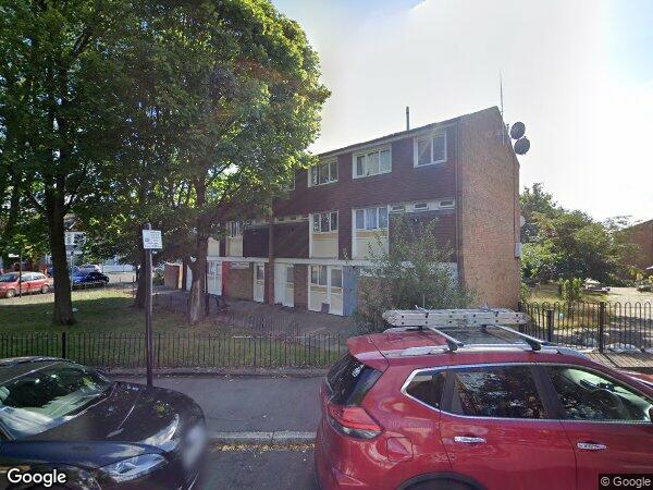 Flat Douglas Road in Greater London
