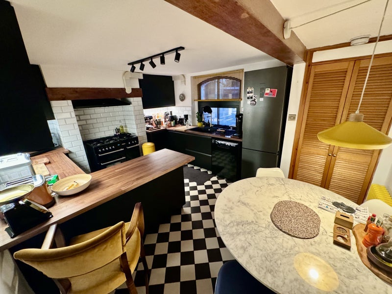 Room Coldharbour Lane in Greater London