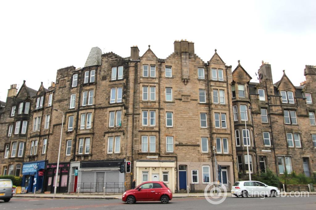Flat Willowbrae Road in City of Edinburgh