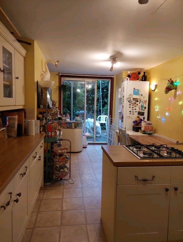 Room St Aidan's Road in Greater London