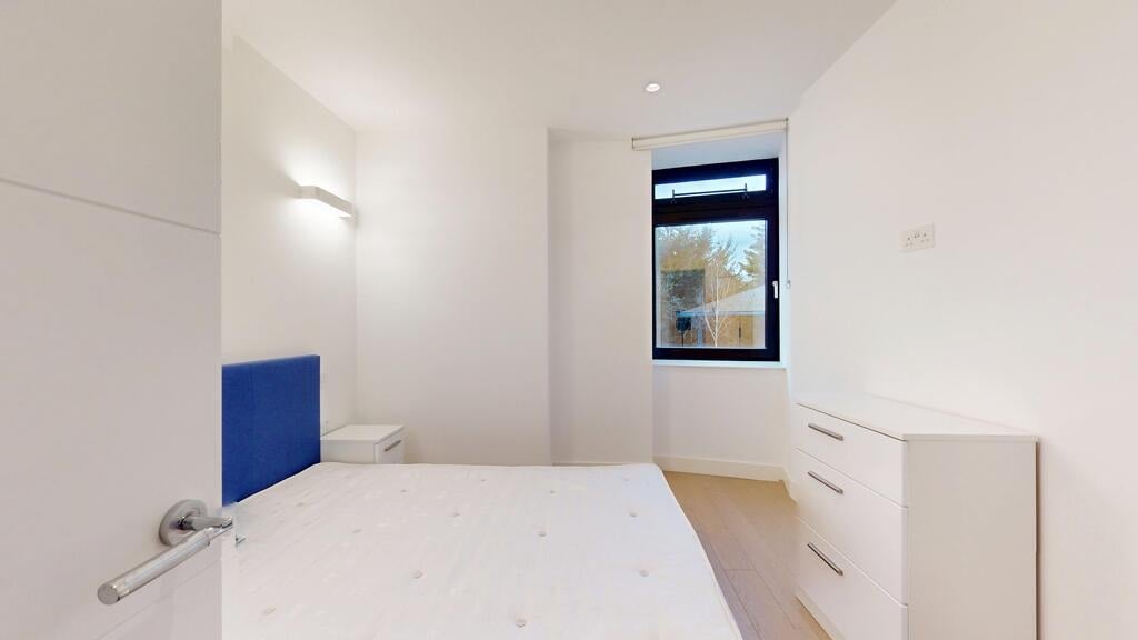 Flat Great West Road in Greater London