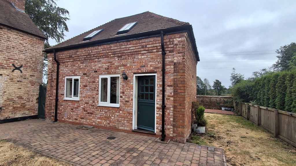 House Neachley Lane in Tong