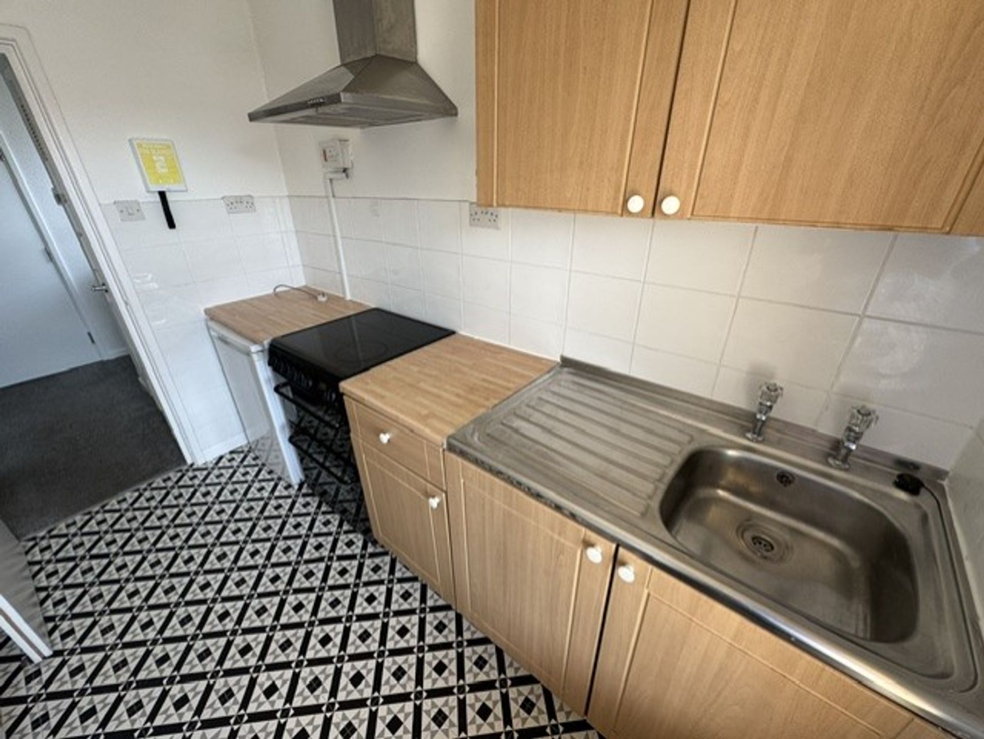 Flat Rhymney Terrace in Cardiff