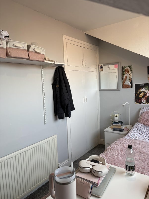 Room Back Burley Lodge Road in Leeds