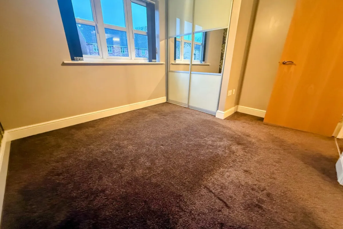 Flat Royal Troon Drive in Wakefield