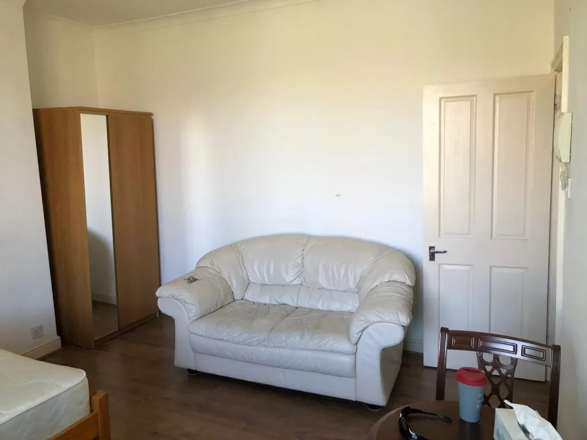 Flat Windsor Road in Greater London