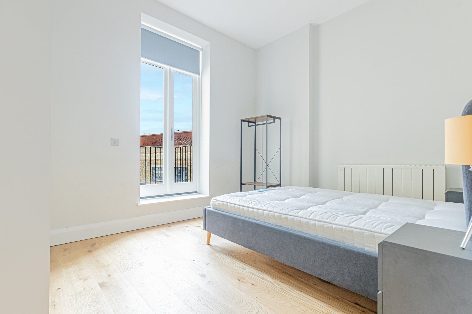Flat Kingsland Road in Greater London