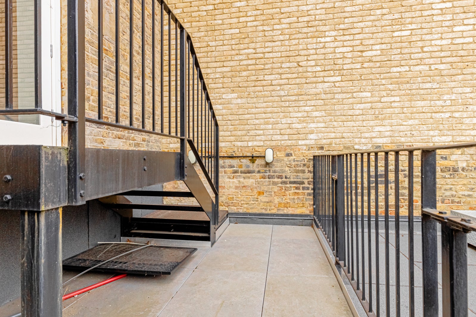Flat Kingsland Road in Greater London