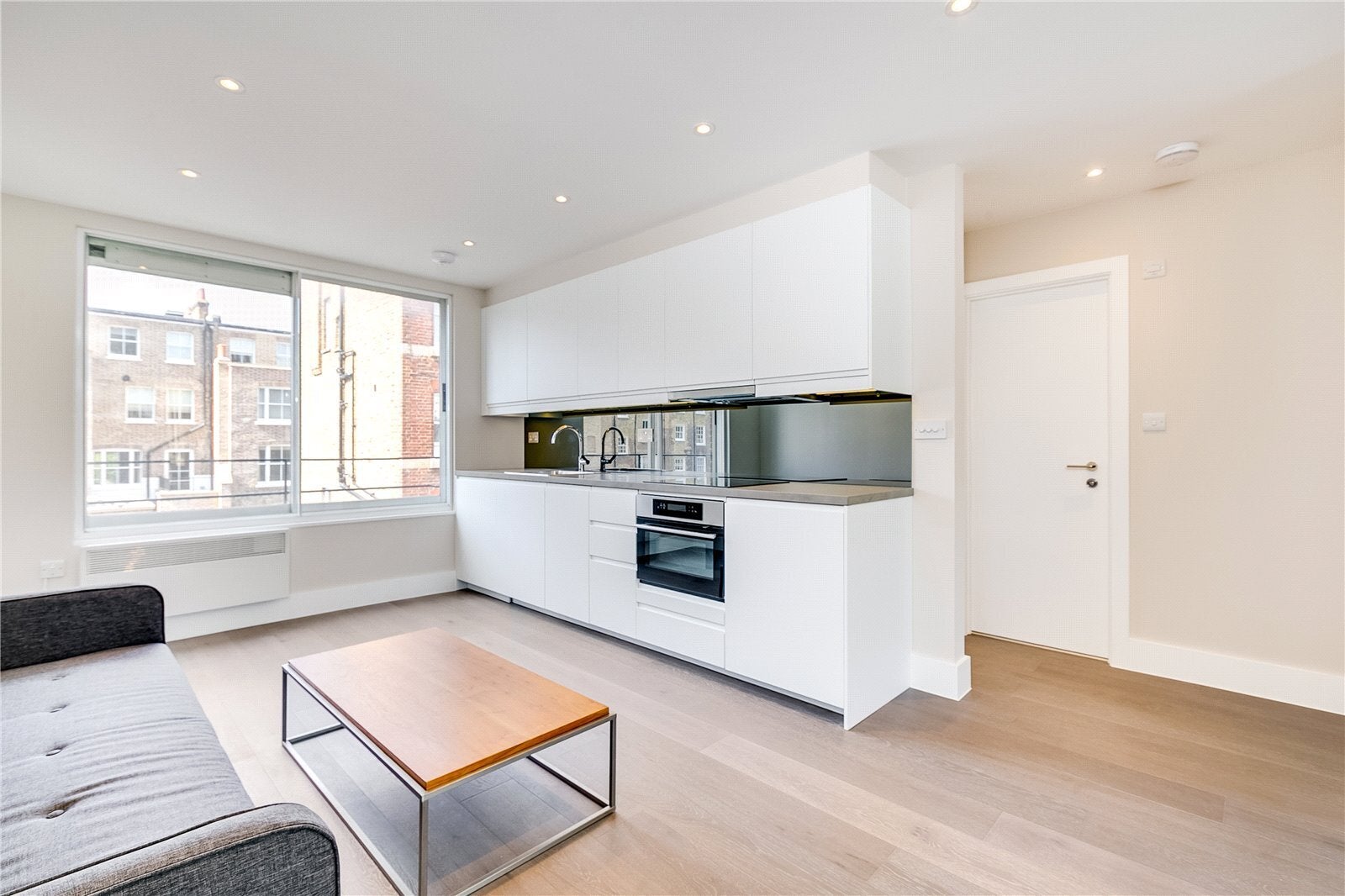 Flat Pont Street in Greater London