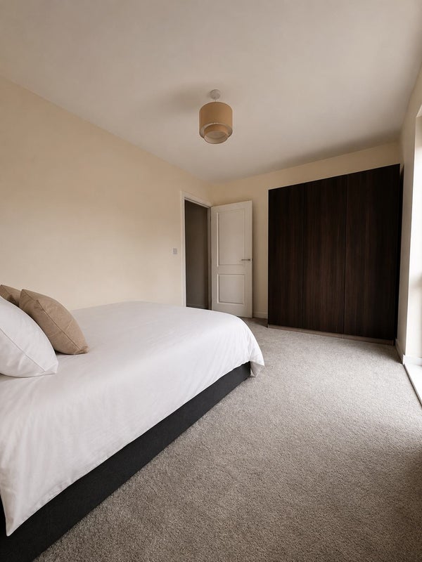 Flat Broome Way in Greater London