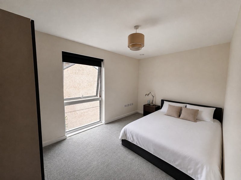 Flat Broome Way in Greater London