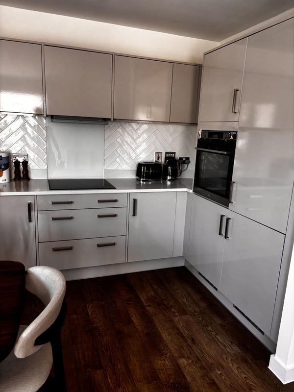 Flat Broome Way in Greater London