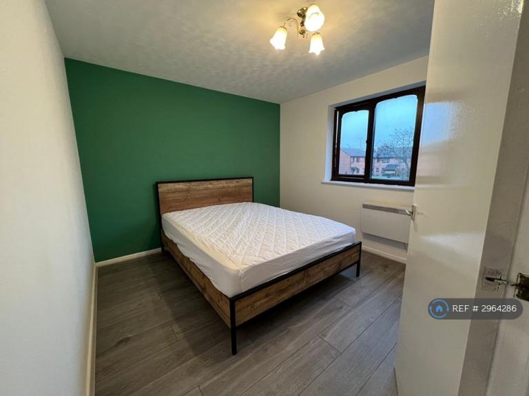 Flat Paynes Lane in Coventry