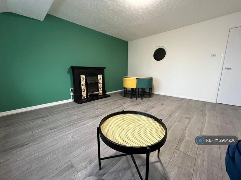 Flat Paynes Lane in Coventry