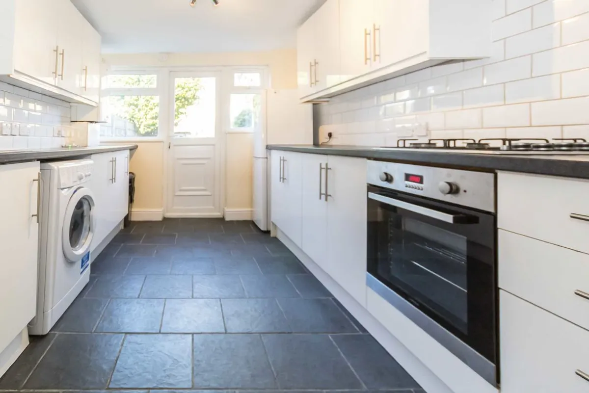House Belsize Avenue in Greater London