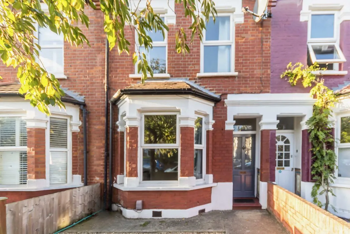 House Belsize Avenue in Greater London
