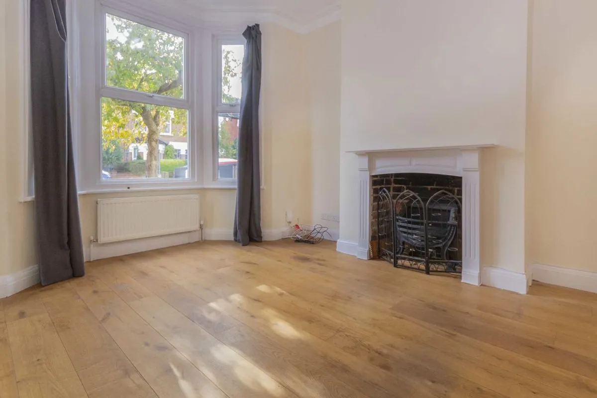 House Belsize Avenue in Greater London