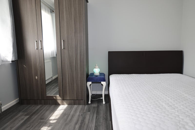Room Leveret Lane in Crawley