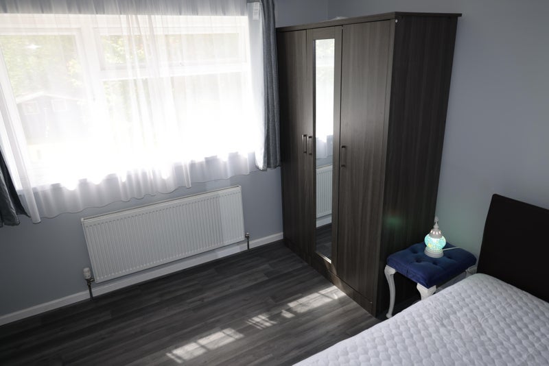Room Leveret Lane in Crawley