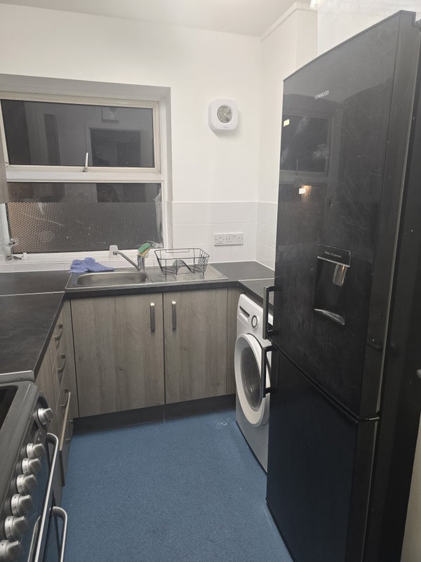 Flat All Saints Road in Greater London