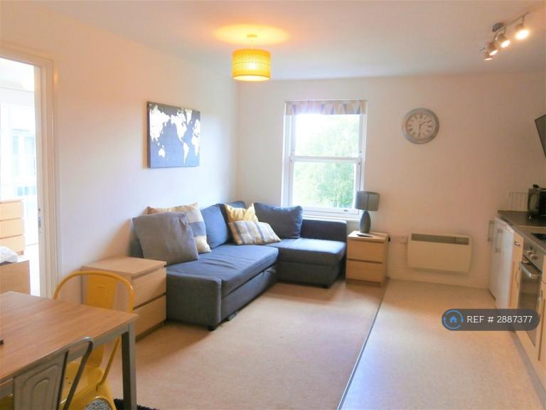 Flat Bingley Court in Canterbury