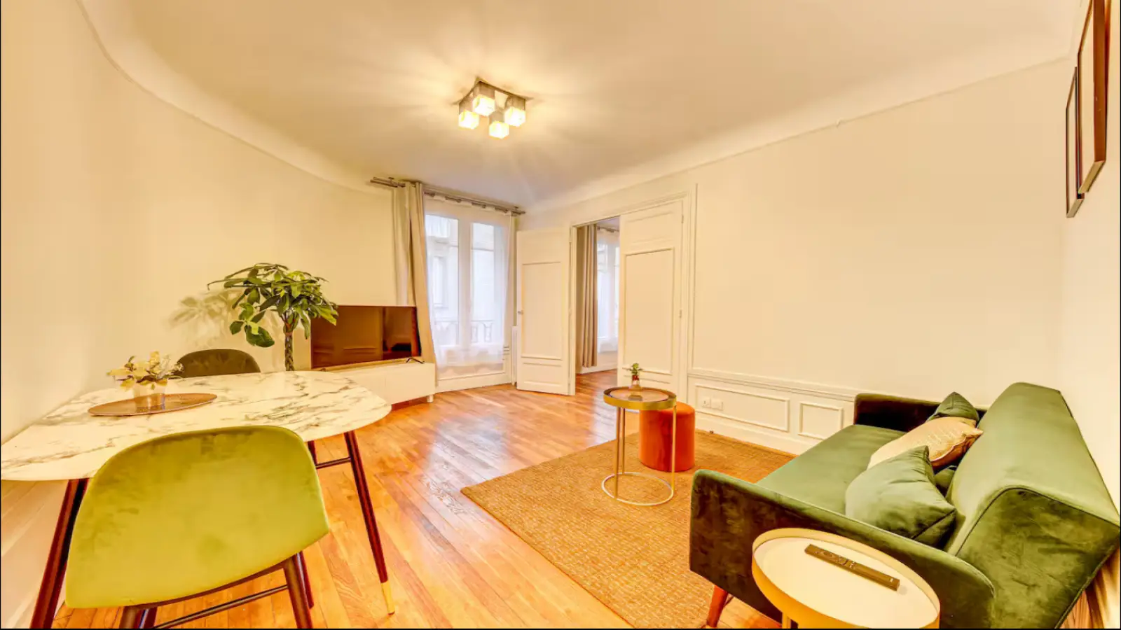 Flat Rue Marbeau in Paris