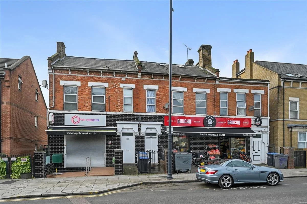 Flat Station Road in Greater London