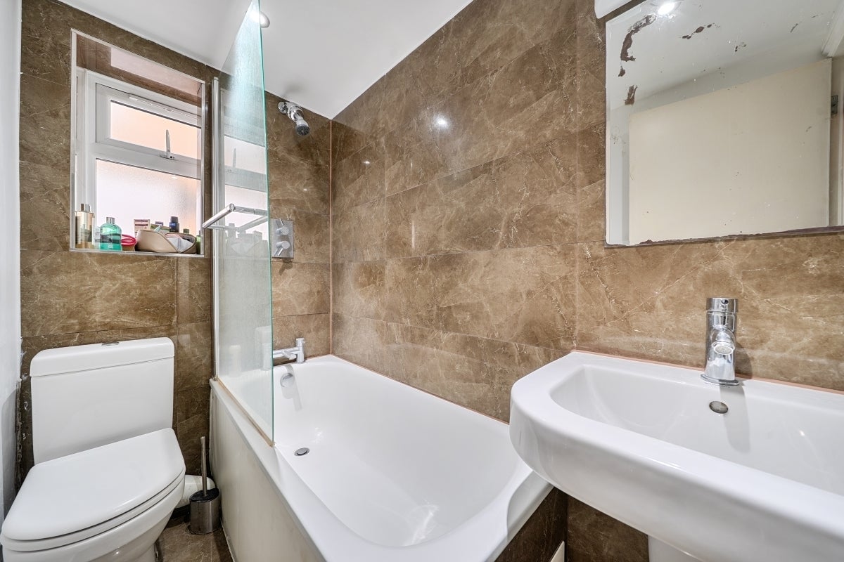Flat Fernhead Road in City of Westminster