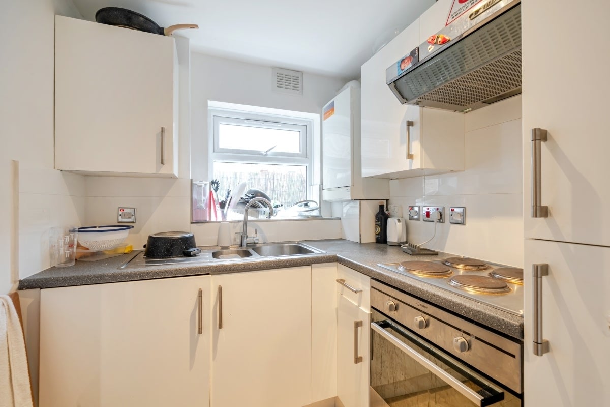 Flat Fernhead Road in City of Westminster