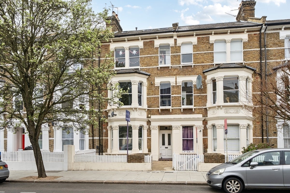 Flat Fernhead Road in City of Westminster