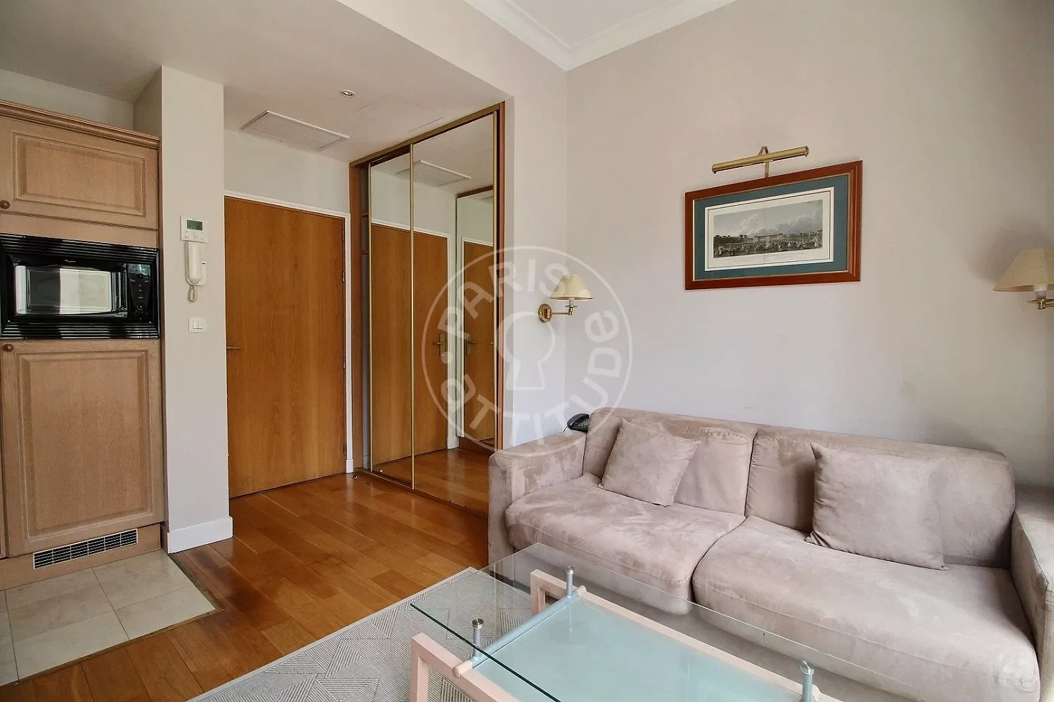 Appartement Rue de Berri à Paris