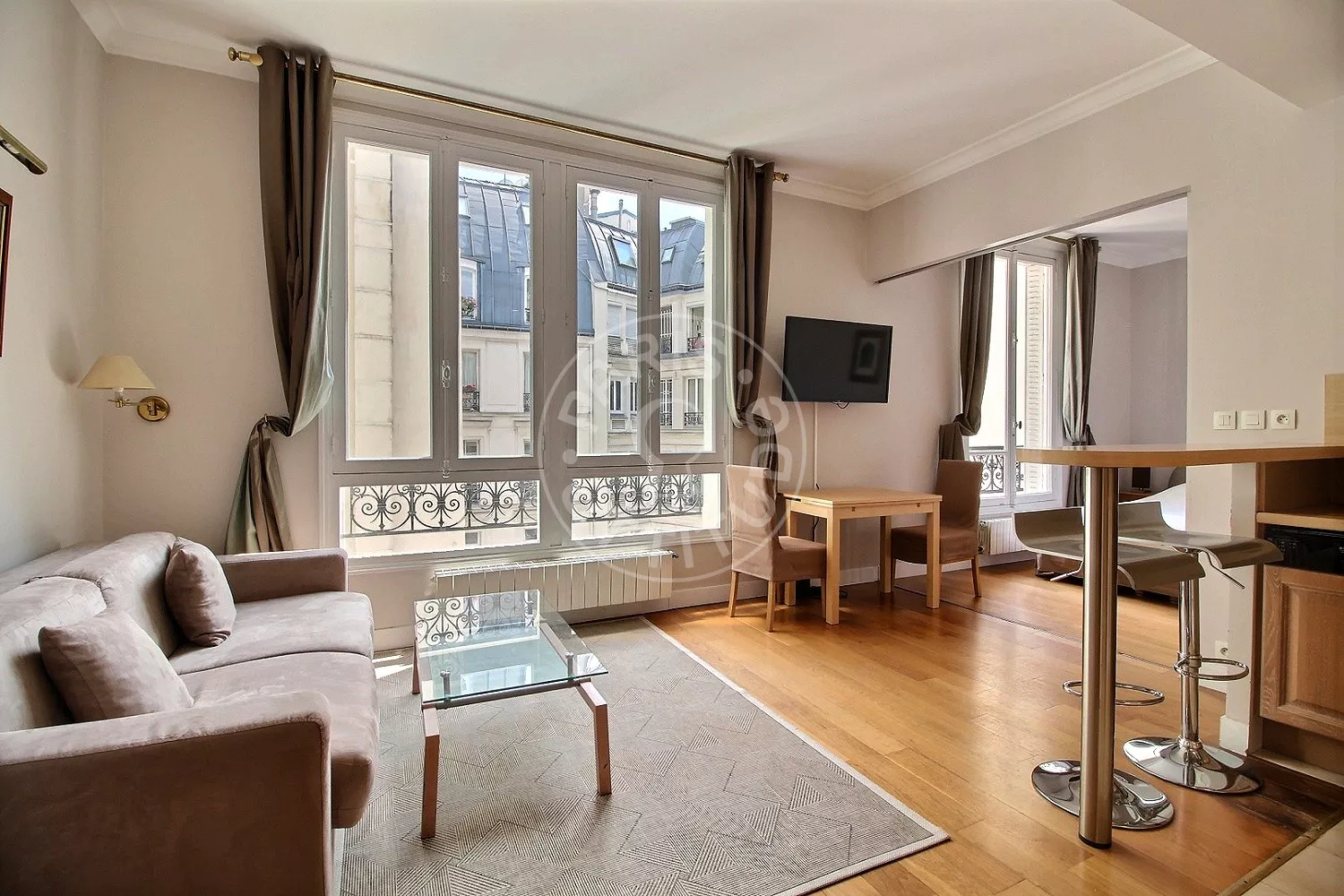 Appartement Rue de Berri à Paris