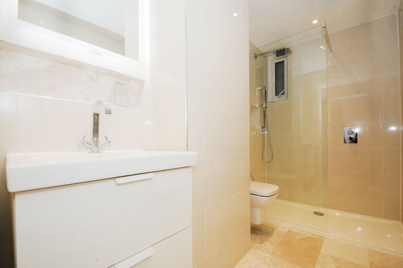 Flat Queensborough Terrace in City of Westminster