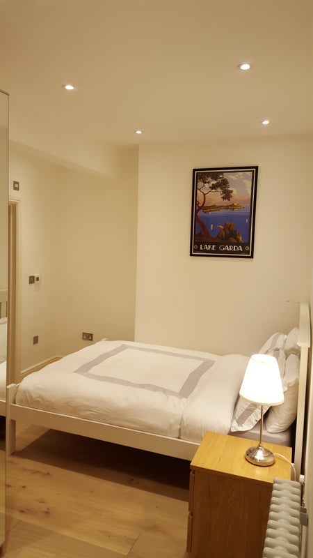 Flat Queensborough Terrace in City of Westminster