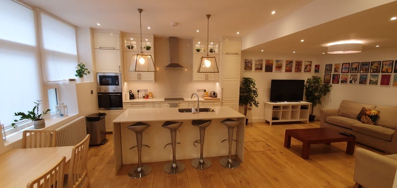 Flat Queensborough Terrace in City of Westminster