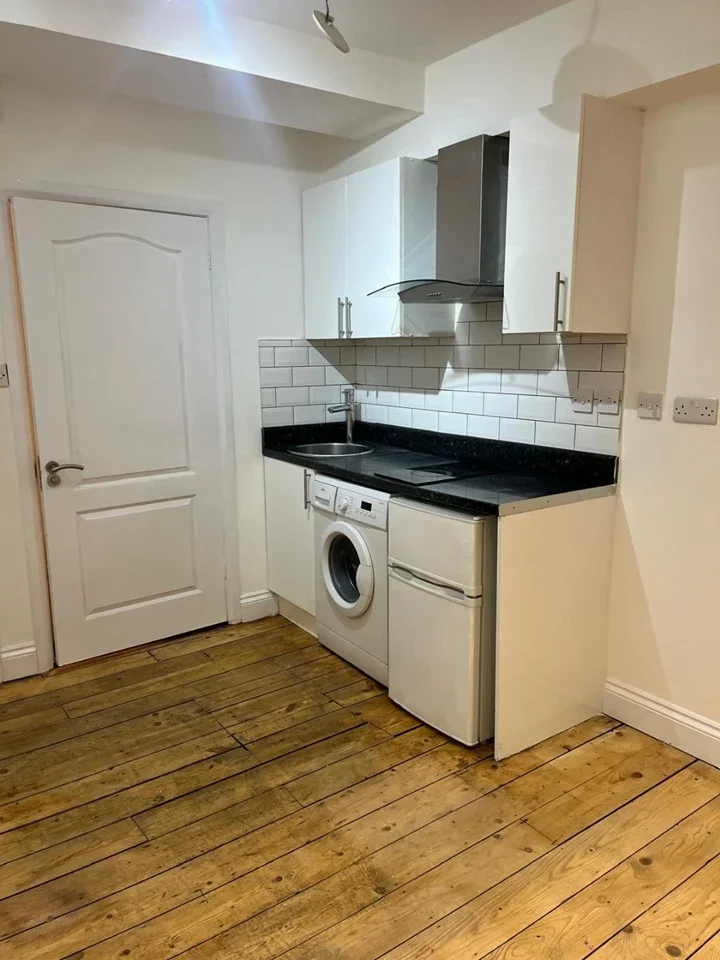 Flat Fanshaw Street in Greater London