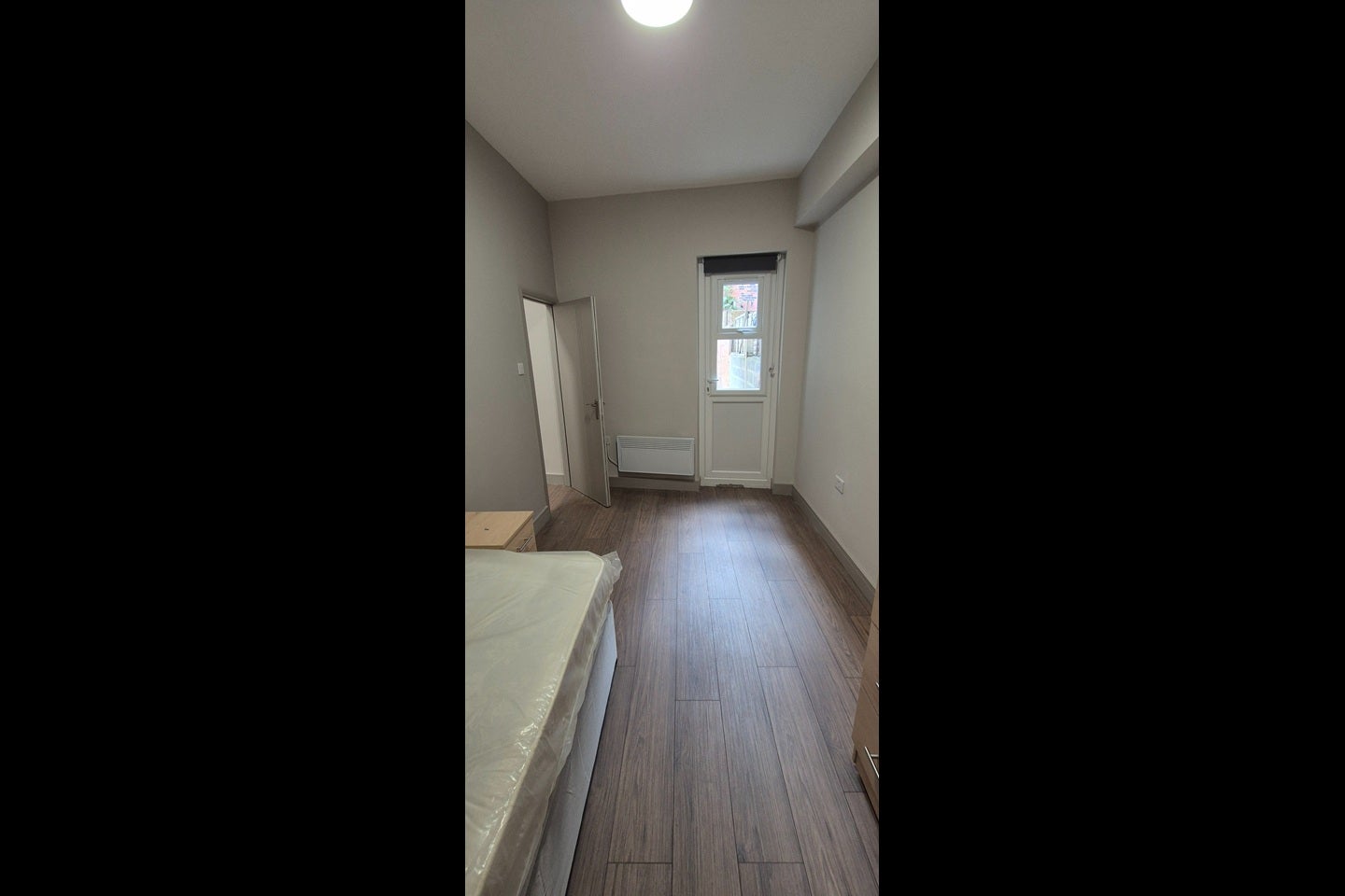 Room West Street in Greater London