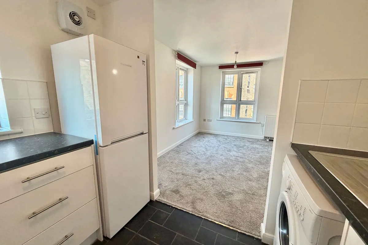 Flat Short Stairs in Nottingham