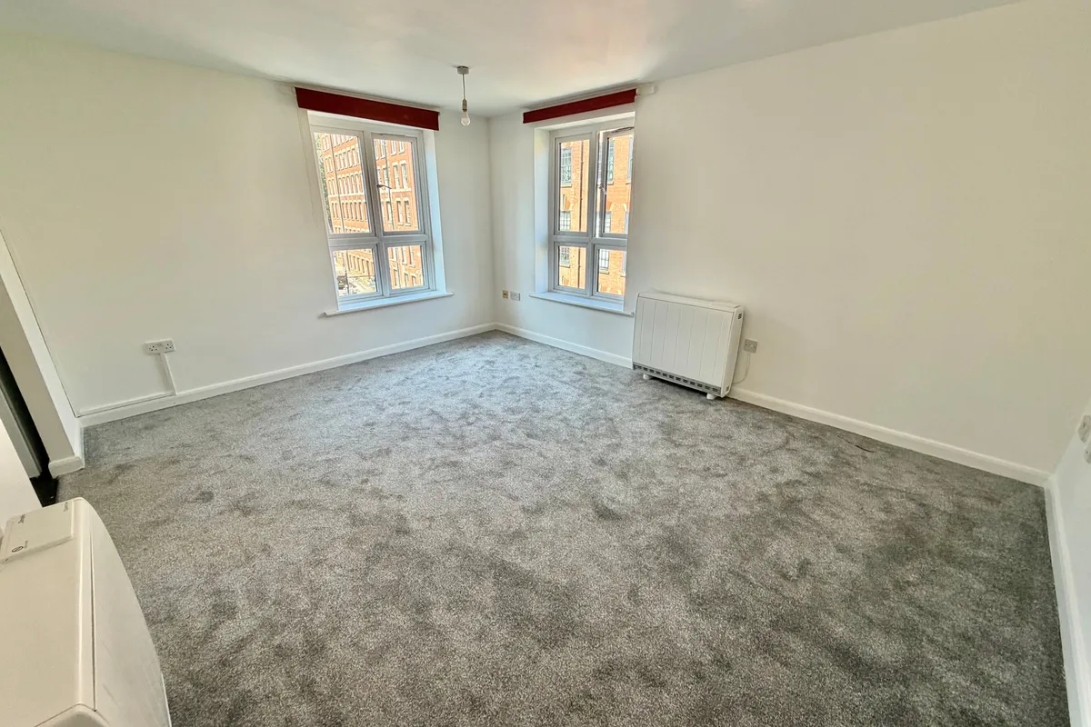 Flat Short Stairs in Nottingham