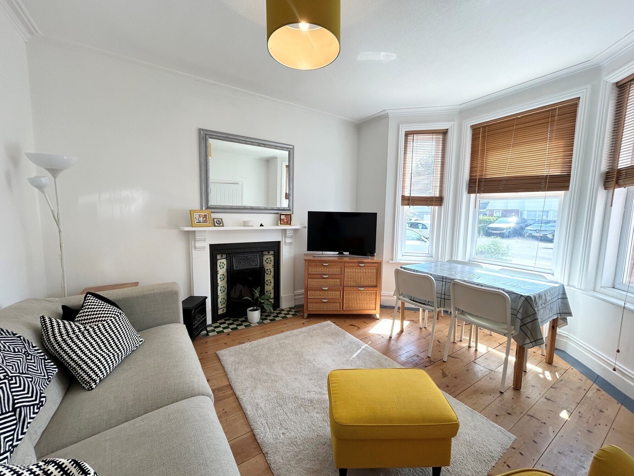 Flat Edgehill Road in Bournemouth